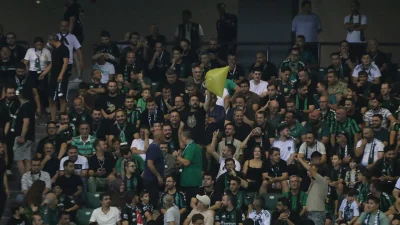 Kocaelispor-Amed Sportif Faaliyetler maçı öncesinde tribünlerde yaşanan sarı poşet eylemiyle