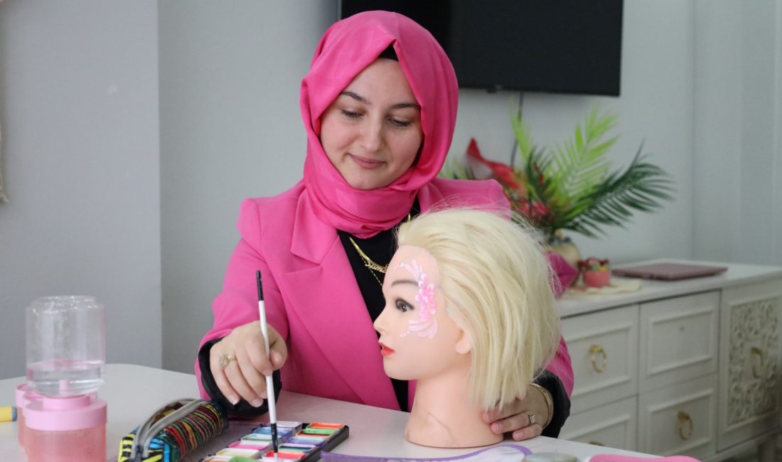 İki çocuk annesi Sümeyye Ocak, Kocaeli Büyükşehir Belediyesi’nin Anne Şehir