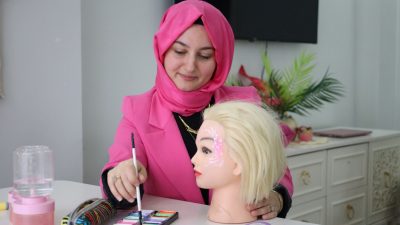 İki çocuk annesi Sümeyye Ocak, Kocaeli Büyükşehir Belediyesi’nin Anne Şehir
