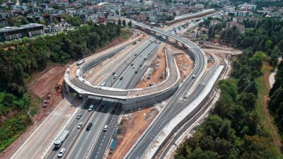 Kocaeli Büyükşehir Belediyesi'nin Başiskele Kavşağı Projesi kapsamında D-130 Karayolu'nun Gölcük