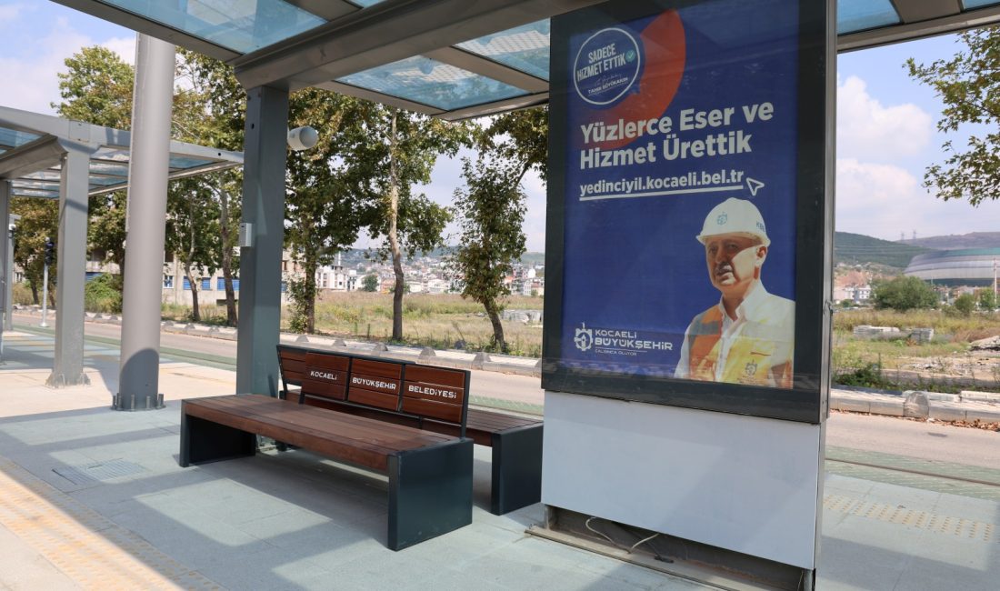 Kocaeli Büyükşehir Belediyesi, tramvay duraklarında yolcu konforunu artırmak için 24
