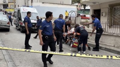 Kocaeli’nin İzmit ilçesinde R.A., eski eşinin evli olduğu M.K.’yi silahla