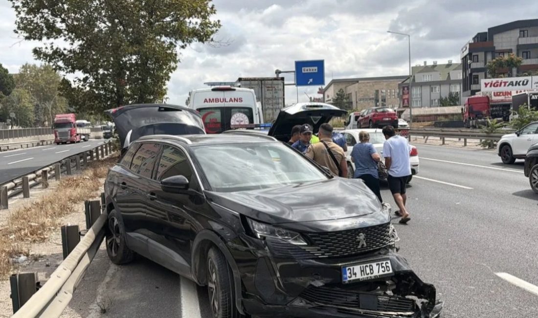 Kocaeli’nin Gebze ilçesinde D-100 kara yolunda TIR ile SUV’un çarpışması