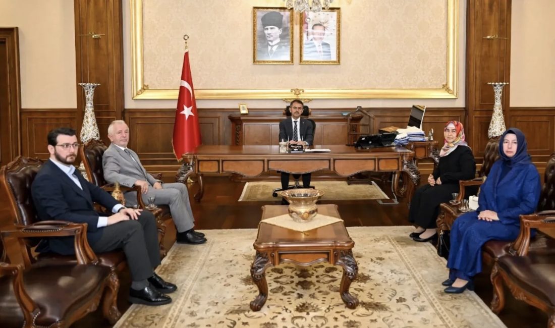 Kocaeli İl Müftüsü Mehmet Sönmezoğlu ve beraberindeki heyet, Mevlid Kandili