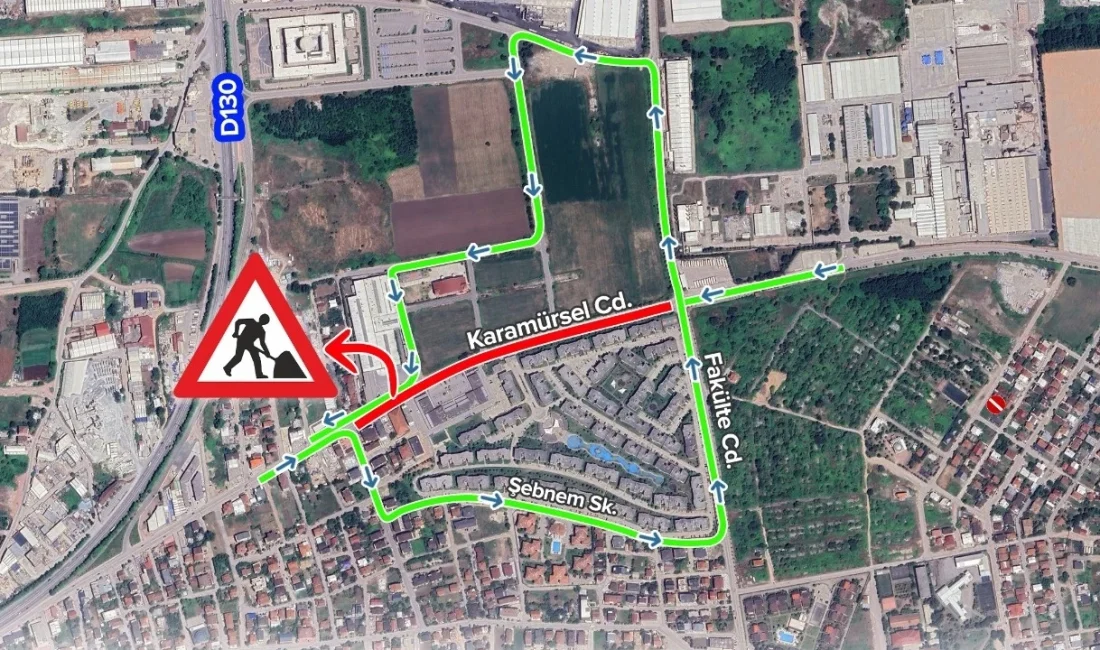 Kocaeli’nin Başiskele ilçesinde altyapı çalışmaları nedeniyle Karamürsel Caddesi araç trafiğine