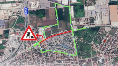Kocaeli’nin Başiskele ilçesinde altyapı çalışmaları nedeniyle Karamürsel Caddesi araç trafiğine