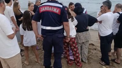 Kocaeli’nin Kandıra ilçesi Kumcağız Sahili’nde boğulma tehlikesi geçiren ablasını kurtarmak