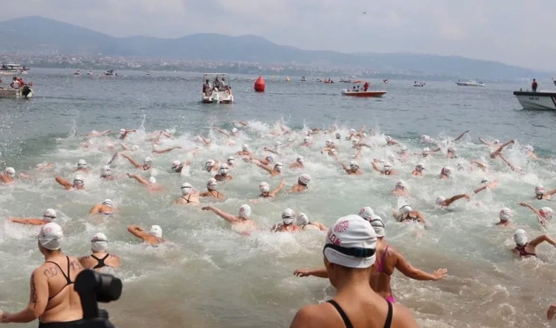 Kocaeli’de “Körfezin İki Yakası Bir Araya Geliyor” sloganıyla düzenlenen açık