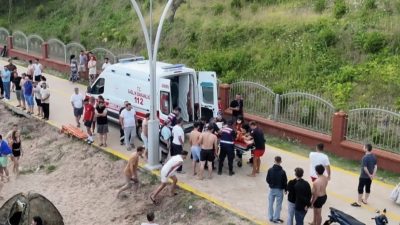 Kocaeli’nin Kandıra ilçesinde denize giriş yasağına rağmen farklı sahillerden acı