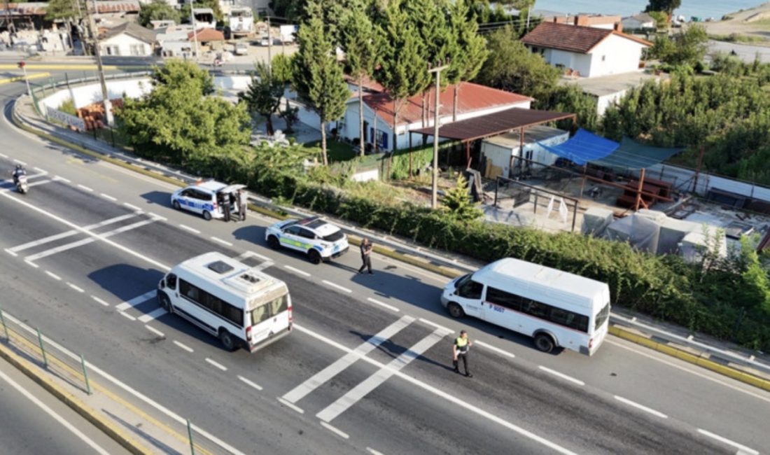 Kocaeli Büyükşehir Belediyesi ekipleri, Gebze ve Karamürsel’de korsan servis taşımacılığına
