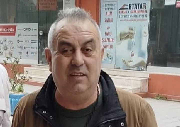  CHP’nin Kocaeli siyasetinde tanınan isimlerinden Oktay Filiz, İzmit’teki evinde