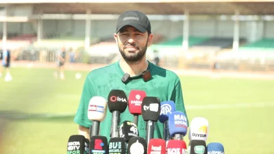 Kocaelispor Teknik Direktörü Selçuk İnan, Konyaspor maçı öncesi transfer çalışmalarıyla
