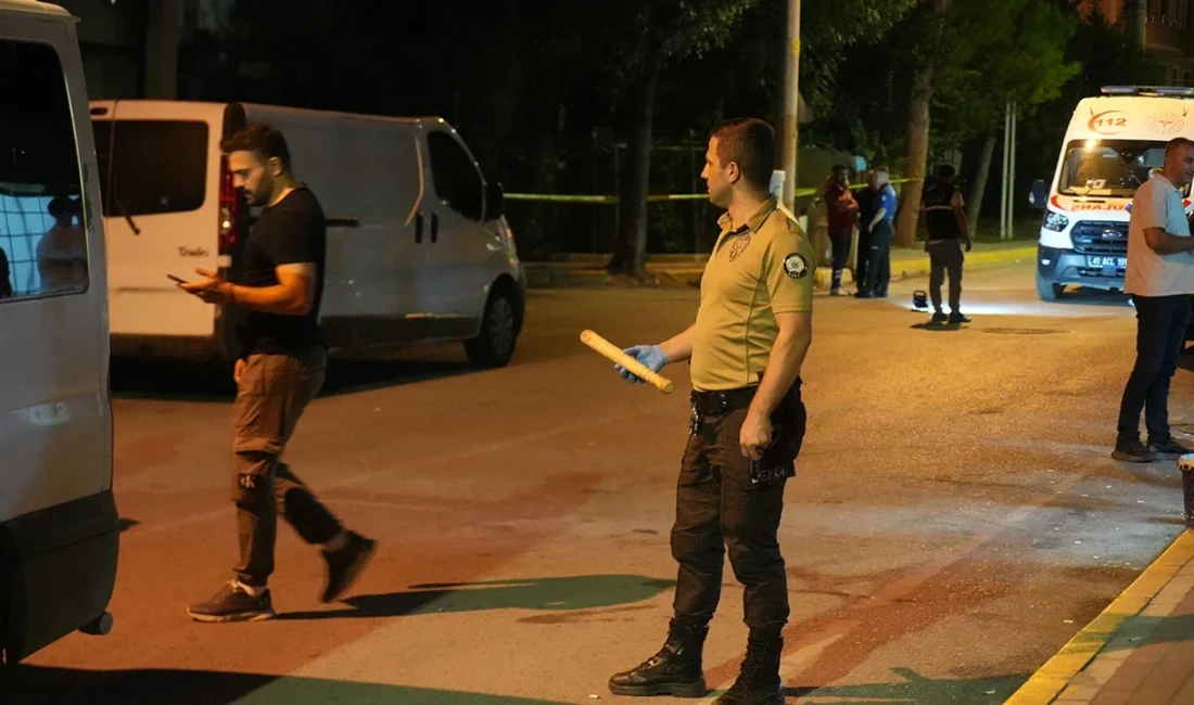 Derince’de iki aile arasında yaşanan kovalamaca, kısa sürede bıçak ve