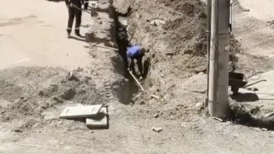 Gölcük İhsaniye Merkez Mahallesi’nde yürütülen yol çalışması sırasında doğal gaz