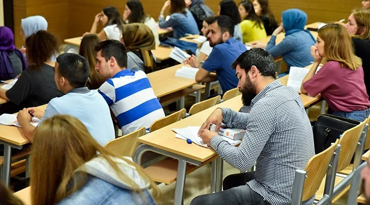Körfez'de üniversitelerin lisans bölümlerini kazanarak eğitim hayatına yeni bir adım