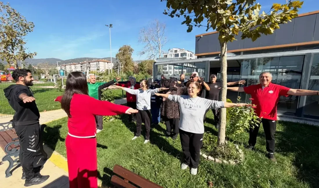 Körfez Belediyesi bünyesinde faaliyet gösteren 60+ Aktif Yaşlanma Kulübü, üyelerine