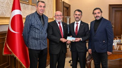 Kocaeli Niğdeliler Dernekler Federasyonu Başkanı Mustafa Nebili ve beraberindeki dernek