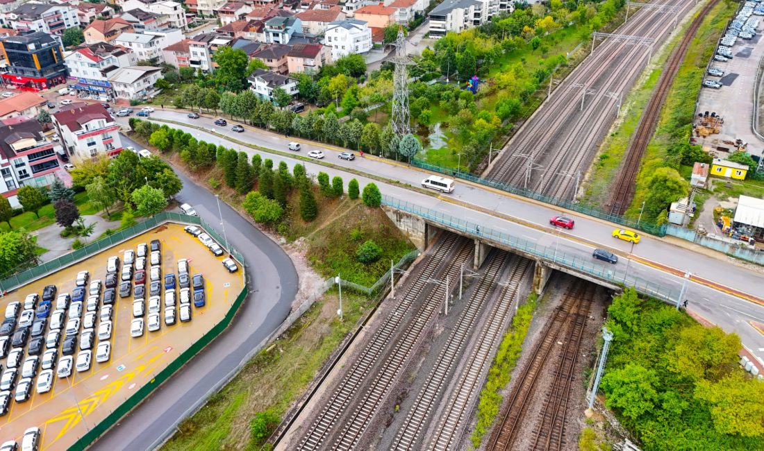 Kocaeli Büyükşehir Belediyesi, Kartepe Köseköy’de yaya ve bisiklet ulaşımını kesintisiz