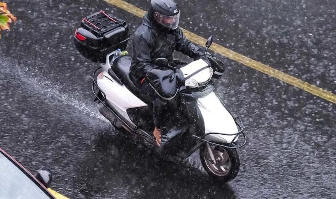 Kocaeli Valiliği kentte etkili olan sağanak yağış nedeniyle Motosiklet, scooter,