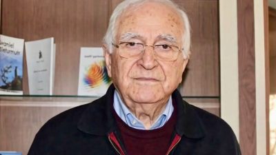 Kocaeli’nin sanat ve edebiyat camiasının sevilen isimlerinden, “Şiirin Lacivert Delikanlısı”